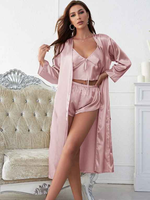 Conjunto de pijama Lux con camisola, pantalones cortos y bata con cinturón color rosado