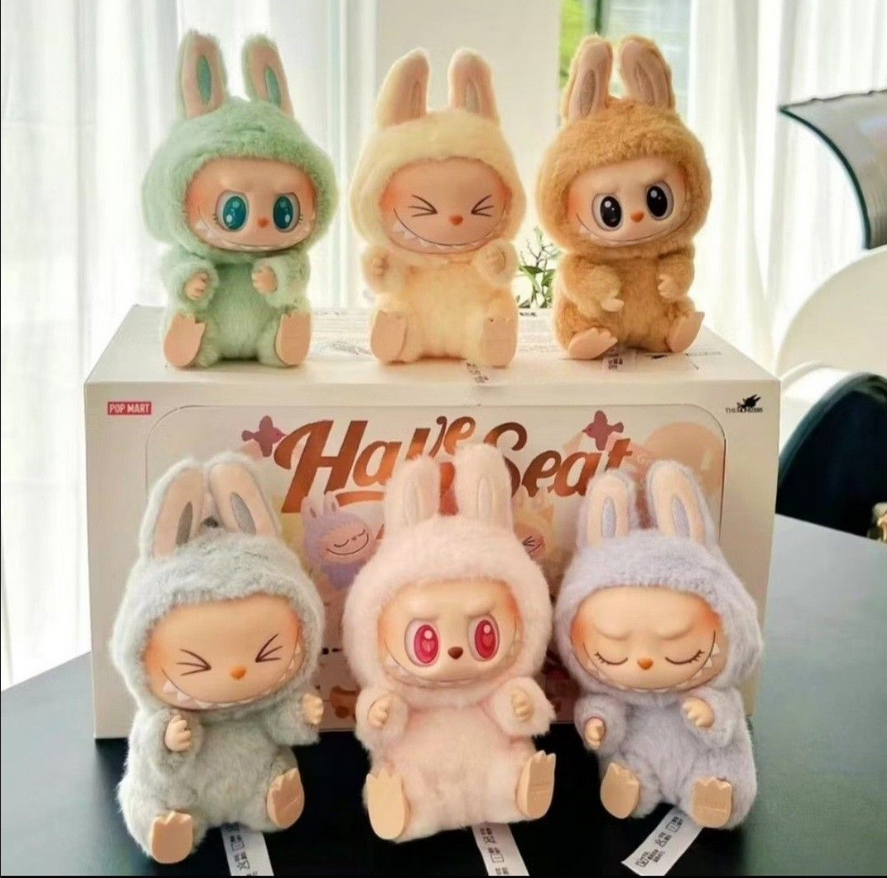 LABUBU KEYRING VERSION 2 (HAVE SEAT)