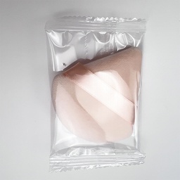 Mini esponja de maquillaje de terciopelo triangular. (BEIGE)