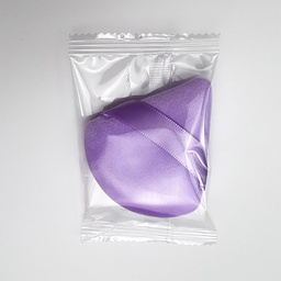 Mini esponja de maquillaje de terciopelo triangular. (MORADO)